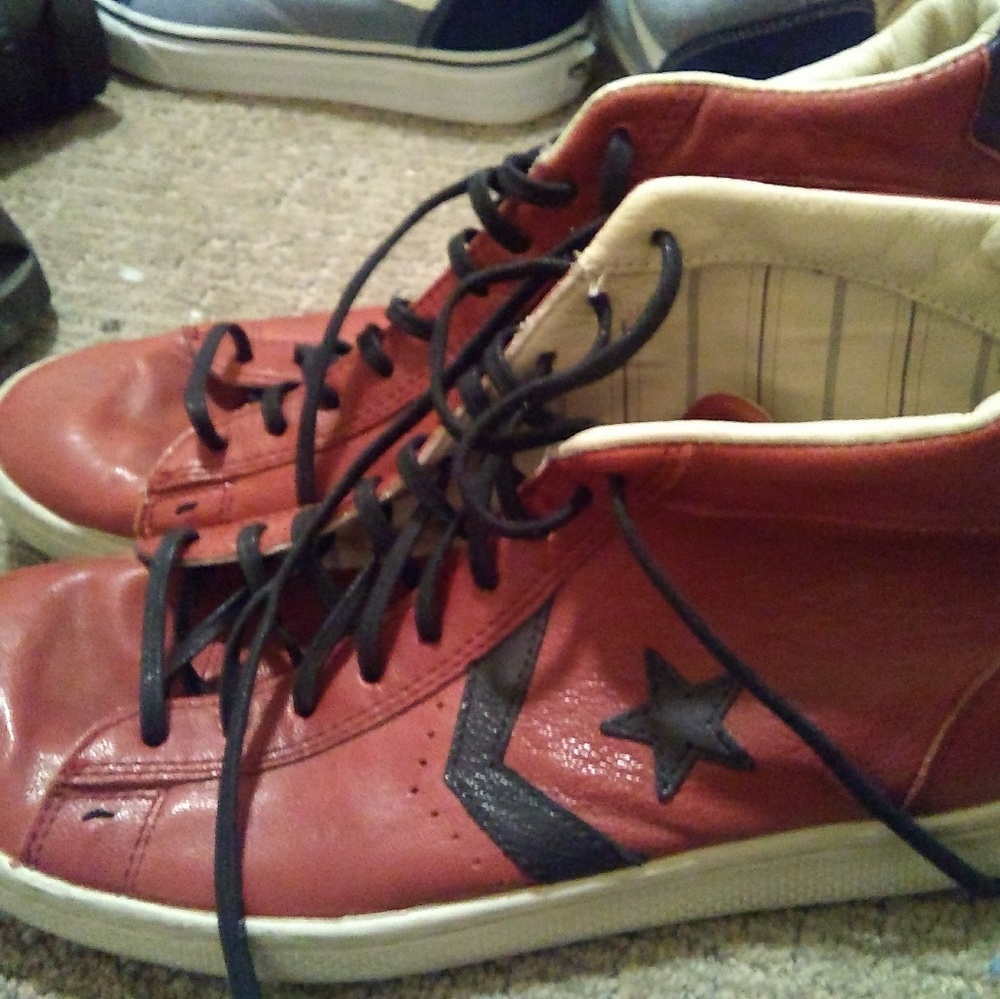 Converse High Topps Sneakers